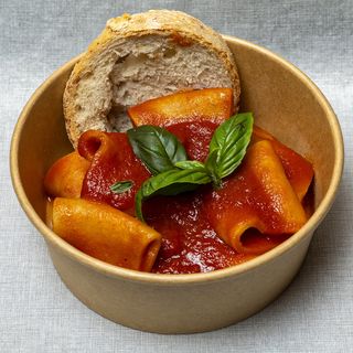 Paccheri con ragù vegano 