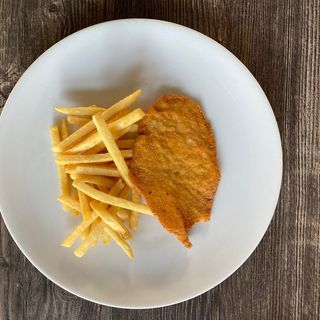 Piatto cotoletta e patatine