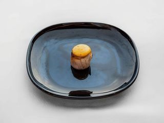 Gunkan ricciola flambè