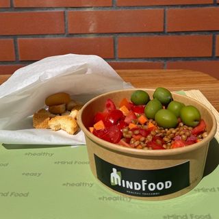 Crea la tua insalata di legumi