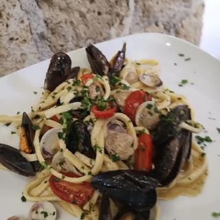 Scialatielli cozze e lupini alici fritte