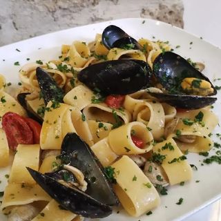Calamarata e pesce spada alla griglia