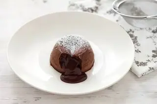 Cuore caldo al cioccolato fondente e gelato artigianale "Cafè Adamo" alla nocciola