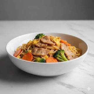 73 - Spaghetti saltati con maiale, verdura e uova 猪肉炒面