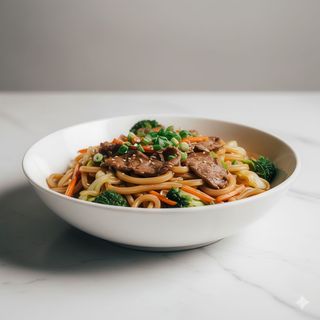 90 - Udon con manzo e verdura 牛肉乌冬