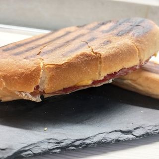 salsiccia friarielli e provola