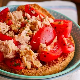 Fresella con pollo