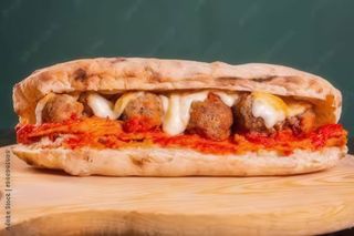 Panuozzo provola e polpette