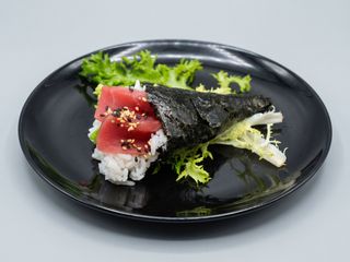 Maguro temaki