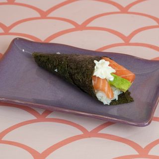 Temaki sake phila