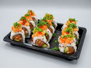 Uramaki spicy sake