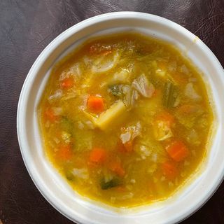 Zuppa di verdure e legumi