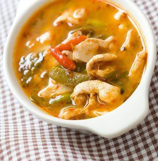 19 Zuppa di curry con pollo