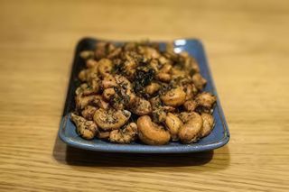 Antipasti con alghe e nori