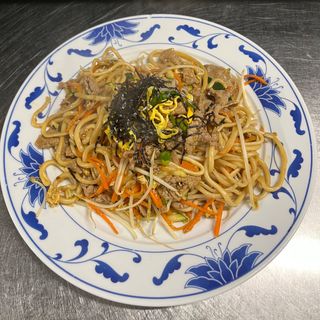 Ramen saltato con manzo