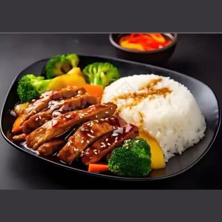 RISO CON BISTECCA DI MANZO E VERDURE