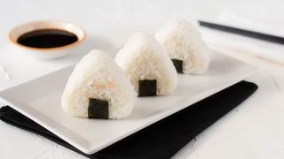 63A Onigiri salmone cotto- 1 pezzo