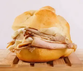 Porchetta e mozzarella