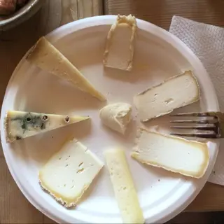 Antipasto(tris di formaggi)