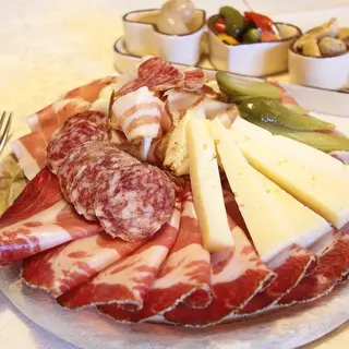 Antipasto(formaggi e salumi)