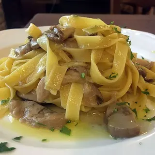Primo piatto(tagliatelle ai funghi porcini)