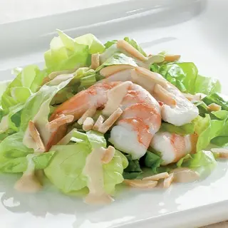 Piatto composto(gamberoni, insalata verde, patatine fritte)