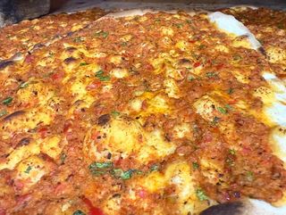 Pizza turca lahmacun