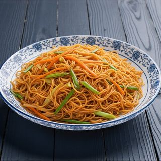 Spaghetti di riso con verdure