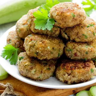 TRIS DI POLPETTE DI CARNE CON VERDURA
