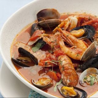 Zuppa di crostacei e molluschi