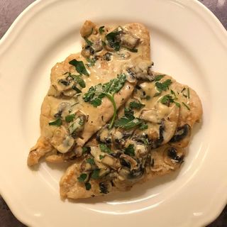 Scaloppine con funghi champignon