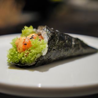 Temaki salmone spicy