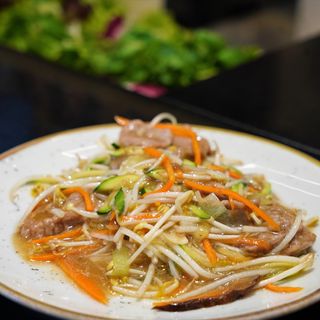 Manzo saltato con verdure miste