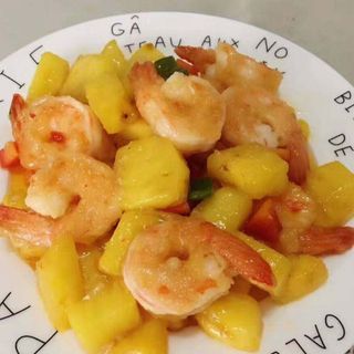 Gamberi con ananas e salsa agrodolce