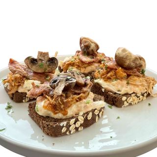 Pulled Chicken Brod