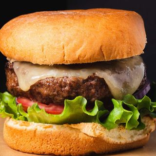 Mondo Beef Cheese Burger