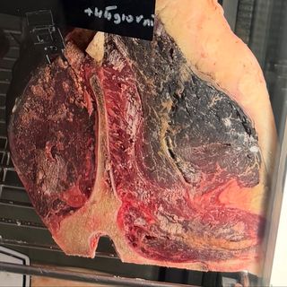 T-bone di Simmenthal Bavarese frollata in osso per 45 giorni e cotta alla brace