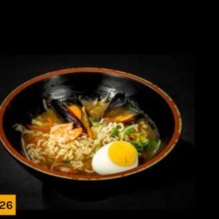 326 ramen in zuppa ai frutti di mare