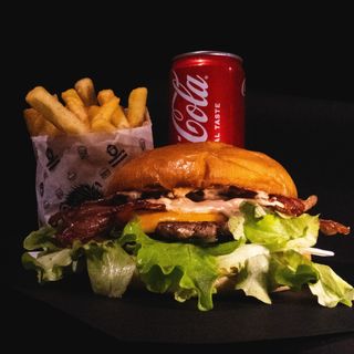 Carlo's burger bacon menu