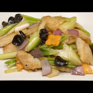 Filetto di pesce saltato con sedano