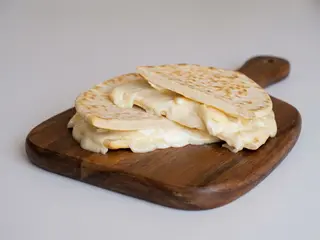 Piadina ai 4 formaggi