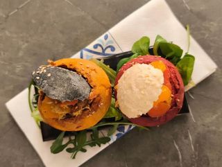 Antipasto 2 muddihichi  di pane "Cunzato"