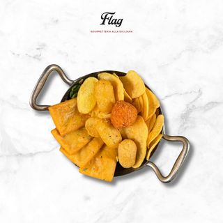 Patate ca’ scoccia Panelli e Cazzilli nostri