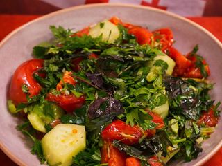 Insalata di cetrioli e pomodori