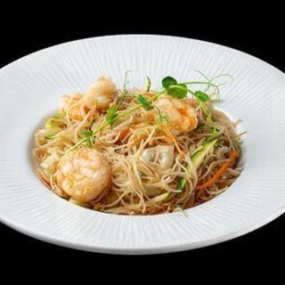 53. Spaghetti di riso con frutti di mare