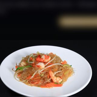 T22. Spaghetti di soia con gamberi