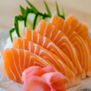 109. Sashimi salmone 5pz