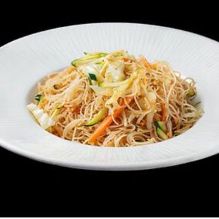 79. Spaghetti di riso con manzo