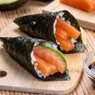 T1. Temaki sakè 1pz