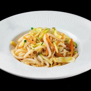 56. Udon con pollo